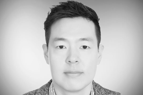 WOO KYEOM Kim